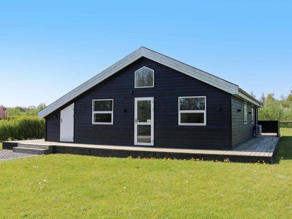 8 Person Holiday Home In Hadsund Bagian luar foto