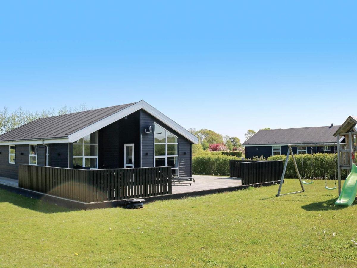 8 Person Holiday Home In Hadsund Bagian luar foto